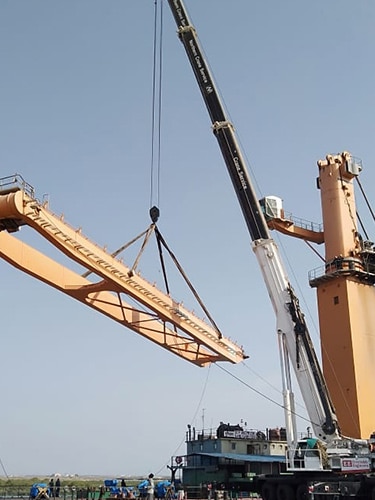 Crane rental services in Ghandhidham