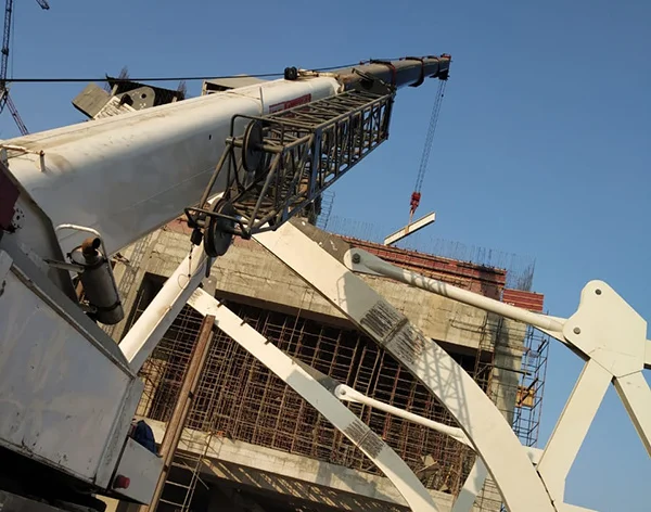 Heavy duty crane Rental Service, Ahmedabad, Gujarat